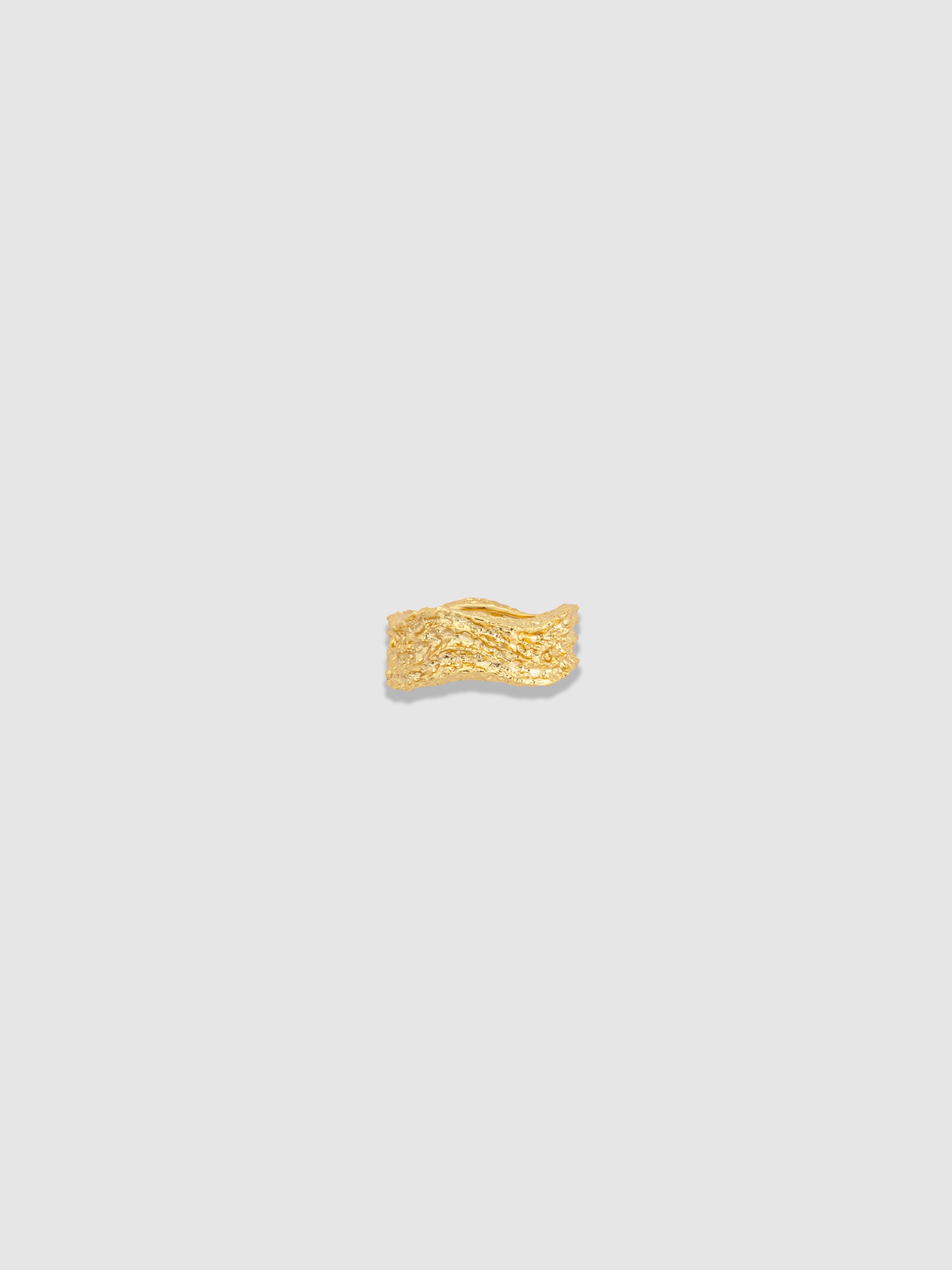 Golden Dune Wave Slim Ring